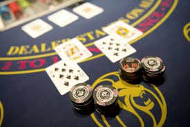 Live Capsa Susun table with multiple players seated at daftar capai138